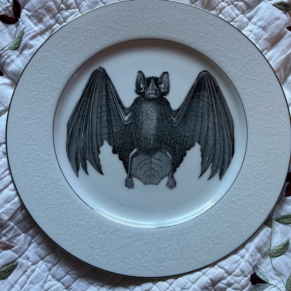 Chic Black and White Bat Design Decorative Plate